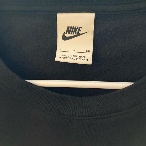 Nike crew neck sweatshirt - Picture 2 of 3